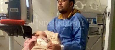 Tiene 2 años y pelea contra una enfermedad que afecta a 10 niños en el mundo