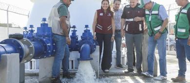 Inaugura la alcaldesa de La Paz un nuevo tanque de agua elevado en Paraíso del Sol