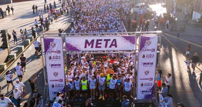 Encabeza Milena Quiroga el Medio Maratón Costero con más de 1,500 participantes