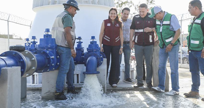 Inaugura la alcaldesa de La Paz un nuevo tanque de agua elevado en Paraíso del Sol