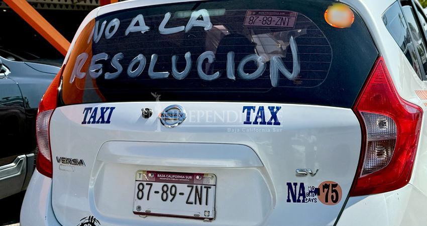 Transportistas se manifiestan en el Congreso; exigen intervención federal por resolutivo de la SCJN
