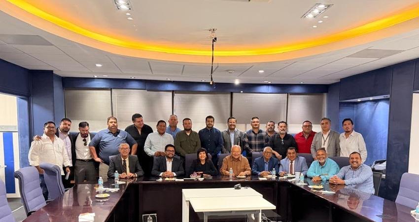 Gobernador VMCC mantiene diálogo con sector transporte de Los Cabos para construir acuerdos