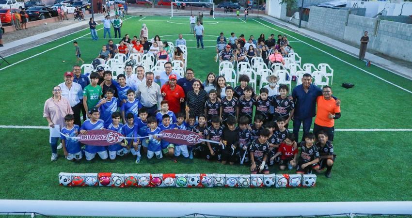 Entrega Ayuntamiento de La Paz campo de fútbol del Centro Impulso en Invi Mezquitito