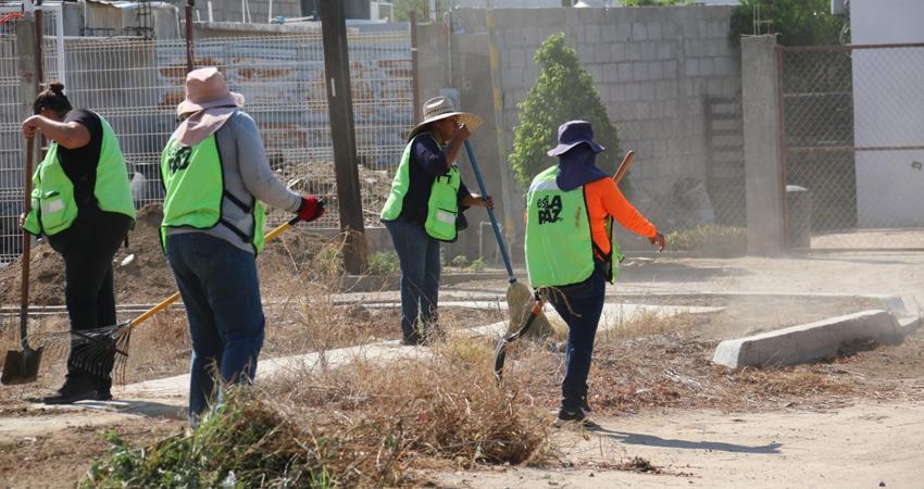 Ayuntamiento de La Paz lleva jornada Presidenta en tu Barrio a El Pescador