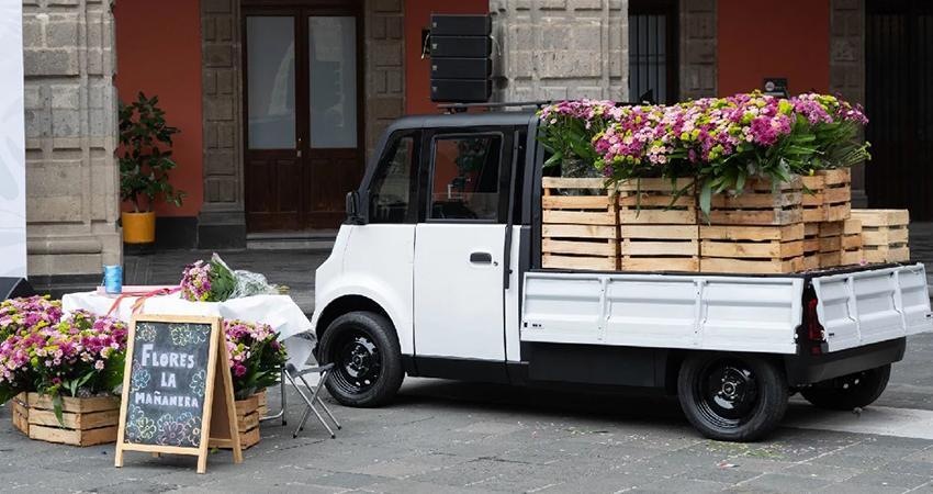 Sheinbaum presenta Olinia Carga, el nuevo vehículo eléctrico para transportar mercancías