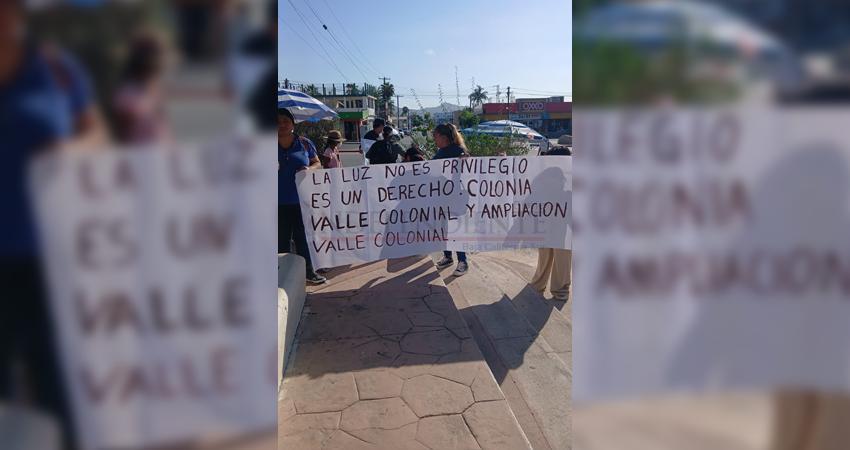 Habitantes del fraccionamiento Valle Colonial exigen a CFE electricidad digna, tras años de fallas y conexiones irregulares