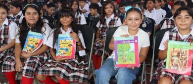 Inicia el ciclo escolar 2026-2027 con más de 220 mil estudiantes en BCS
