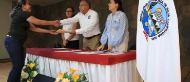 UABCS reconoce a estudiantes con los mejores promedios de Humanidades