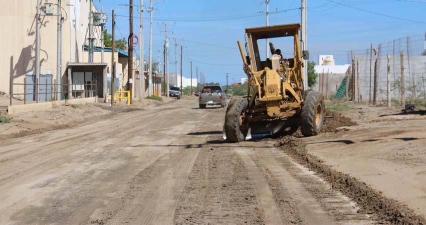 Intensifica Ayuntamiento de La Paz rehabilitación de vialidades y limpieza de colonias