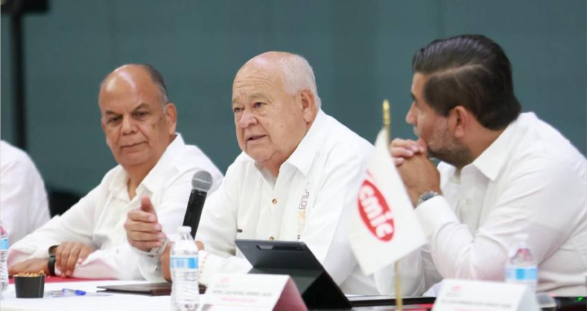 Participa Castro Cosío en tercera sesión del Consejo Directivo Nacional de la CMIC