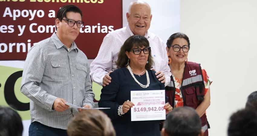 Entrega Gobernador recursos del PACMyC a 31 creadores; preservan tradiciones y raíces sudcalifornianas