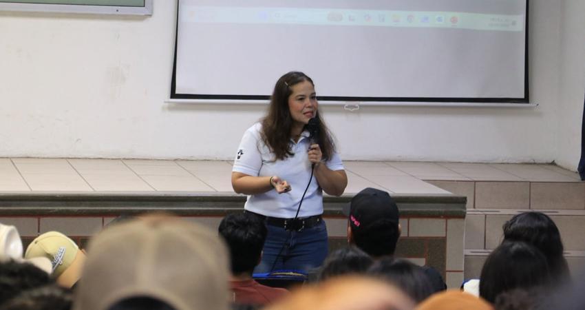 Fortalecen en la UABCS capacitación de estudiantes ante el riesgo del gusano barrenador del ganado