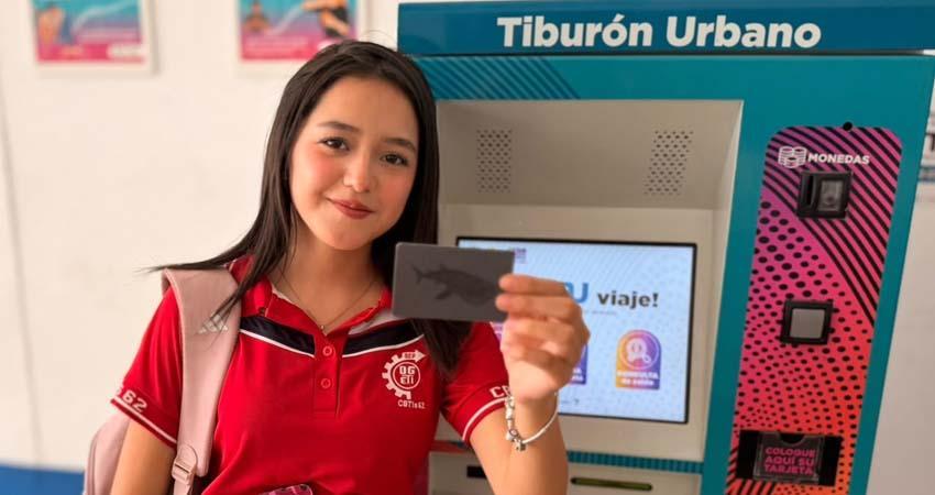 Más de 8 mil estudiantres utilizan el Tiburón Urbano en La Paz