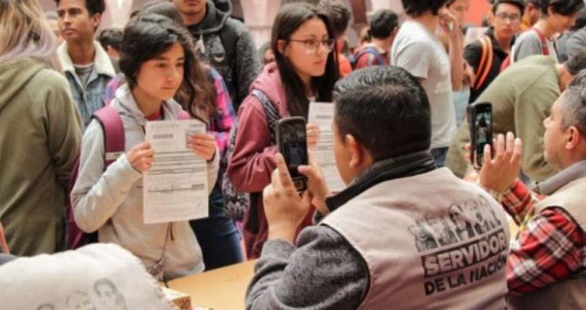 Pemex, programas sociales y deuda limitan potencial de crecimiento de México, considera Moody’s