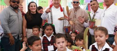 Conmemora Víctor Castro el Día de la Nación Pluricultural en Todos Santos