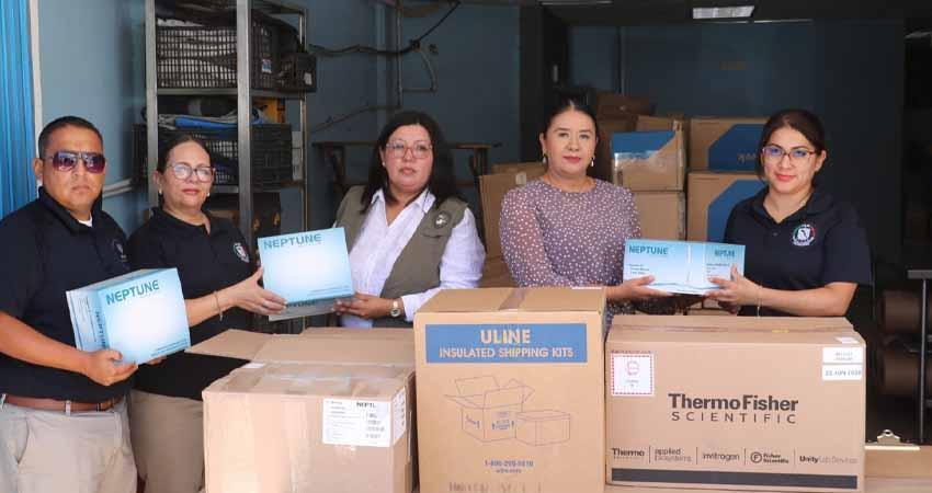 Entrega Comisión Estatal de Búsqueda equipo especializado al laboratorio de genética de la PGJE