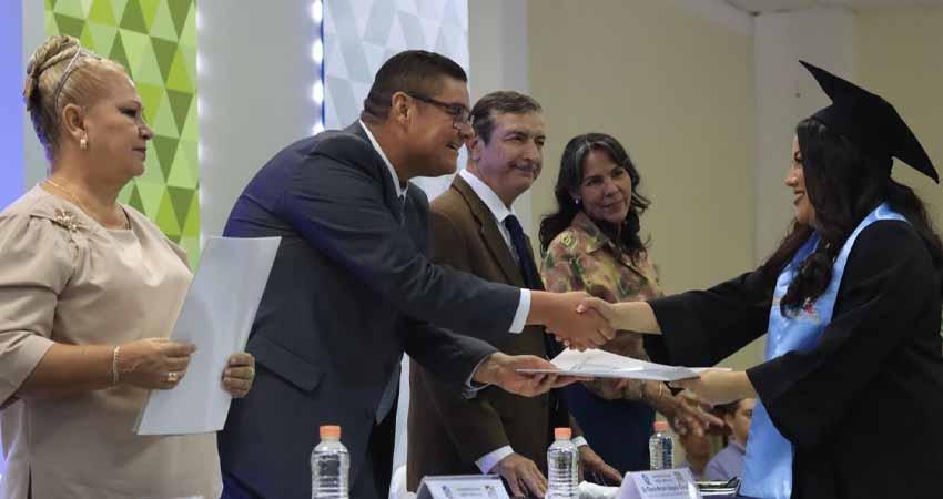 UABCS entrega a la sociedad 454 nuevos profesionistas, en el marco de su 50 aniversario
