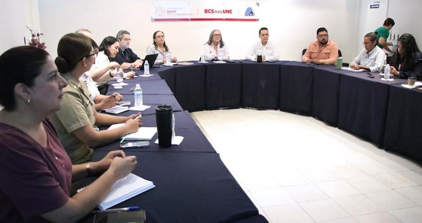Acuerda Salud medidas para fortalecer la atención a pacientes con dengue en Comondú