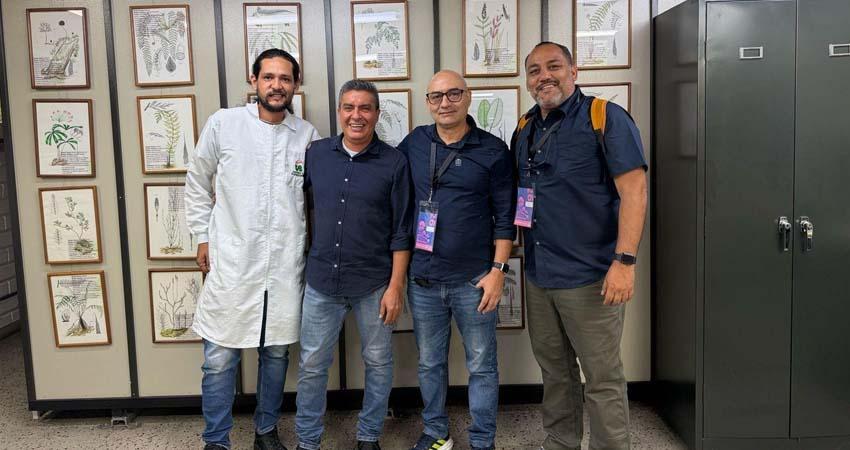 Presenta investigador de la UABCS estudios sobre flora y recursos vegetales de Baja California Sur en congreso colombiano de botánica