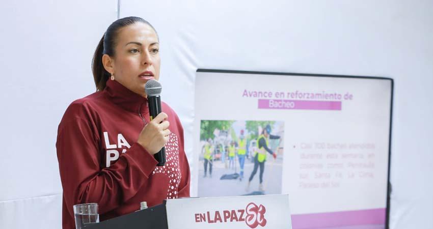 Avanzan trabajos de bacheo en la ciudad de La Paz