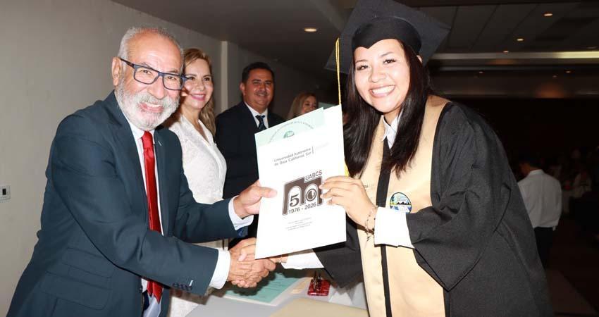 UABCS Los Cabos egresa a167 jóvenes de diferentes programas educativos