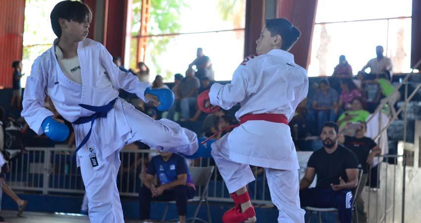 Realiza La Paz selectivos municipales de karate y atletismo