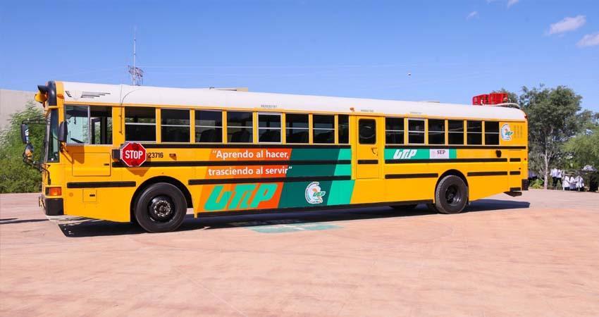 Entrega Gobierno del Estado unidad de transporte a la Universidad Tecnológica de La Paz