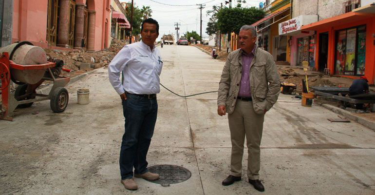 Supervisa MCV obras de pavimentación en proceso en esta capital