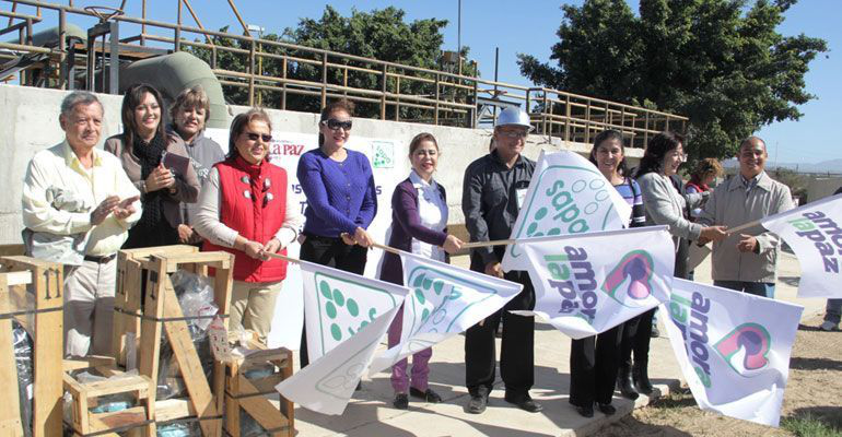 Entrega Alcaldesa Esthela Ponce Beltrán equipos de bombeo en planta de tratamiento de La Paz