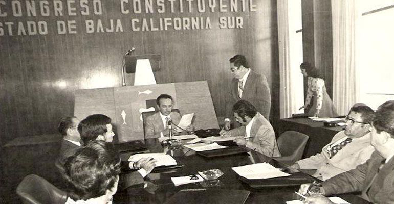 Se cumplen mañana 40 años de la Constitución Política del Estado