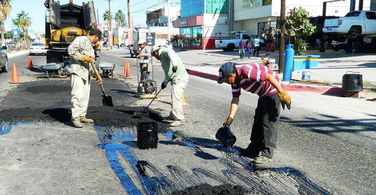 Servicios Públicos continúa trabajando en el bacheo en las calles de la ciudad   