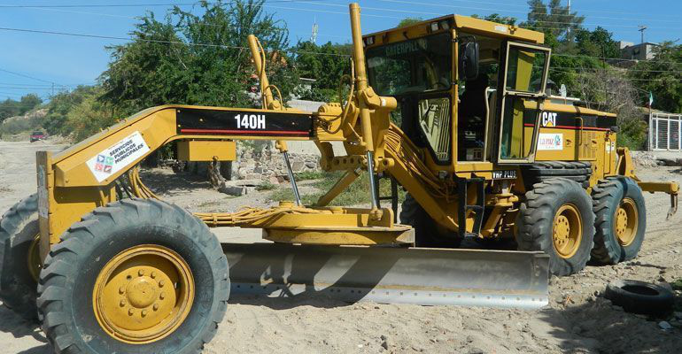 Trabaja Servicios Públicos en la nivelación de caminos en la zona rural