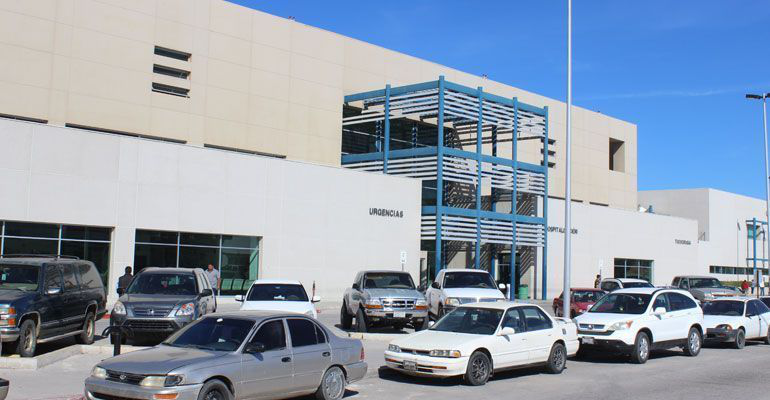 Denuncian en el Hospital Salvatierra a Solís Samperio por realizar cirugías de forma irregular