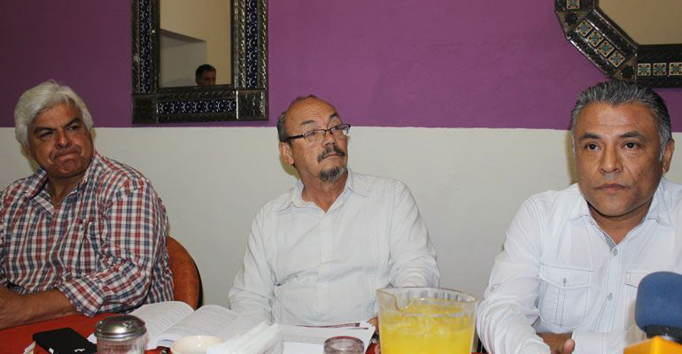 Inconformes contra el IEE; aspirantes a candidatos independientes amenazan con tomar el edificio