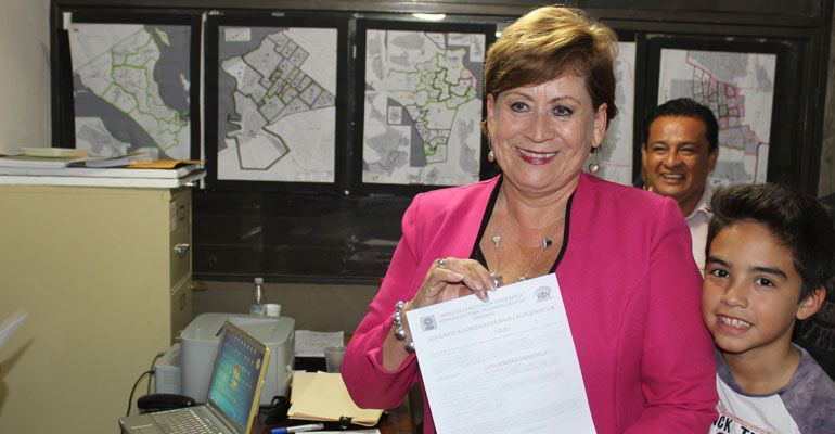 Nombra el PRD a Rosa Delia Cota y Víctor Guluarte candidatos a diputados locales