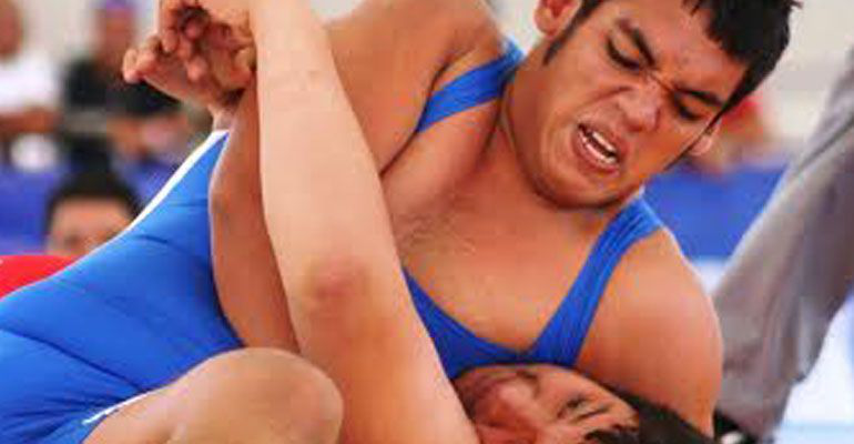 30 Atletas Conforman la Selección de luchas para el Regional