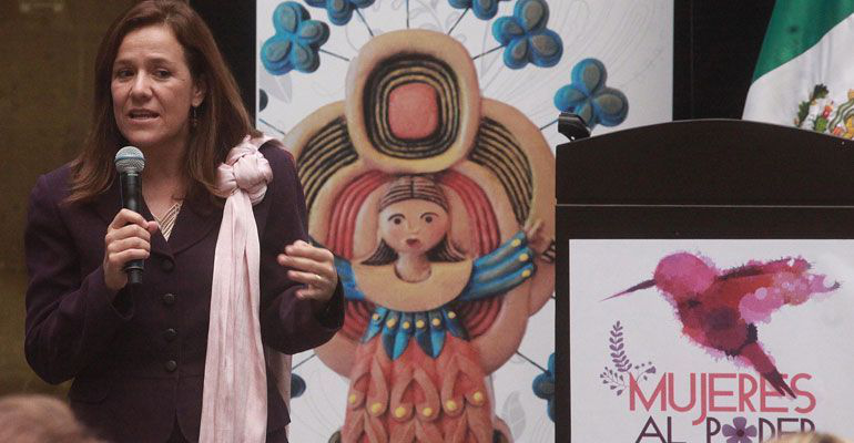 La mujer en política se juega la vida, dice Margarita Zavala