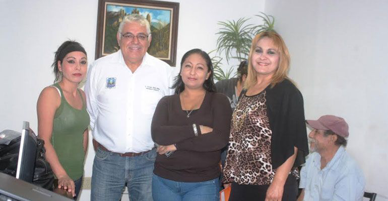 Alcalde atiende a ciudadanos en presidencia