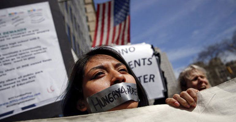 Estudiantes inician huelga de hambre en EU