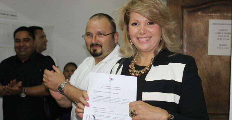 Elizabeth Wayas ya es candidata a la alcaldía de La Paz