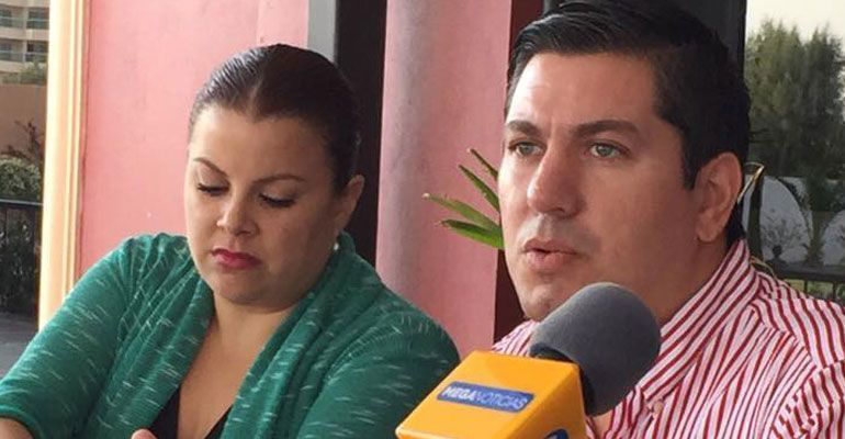 Se deslinda Axxel Sotelo de su madrina política, Esthela Ponce   