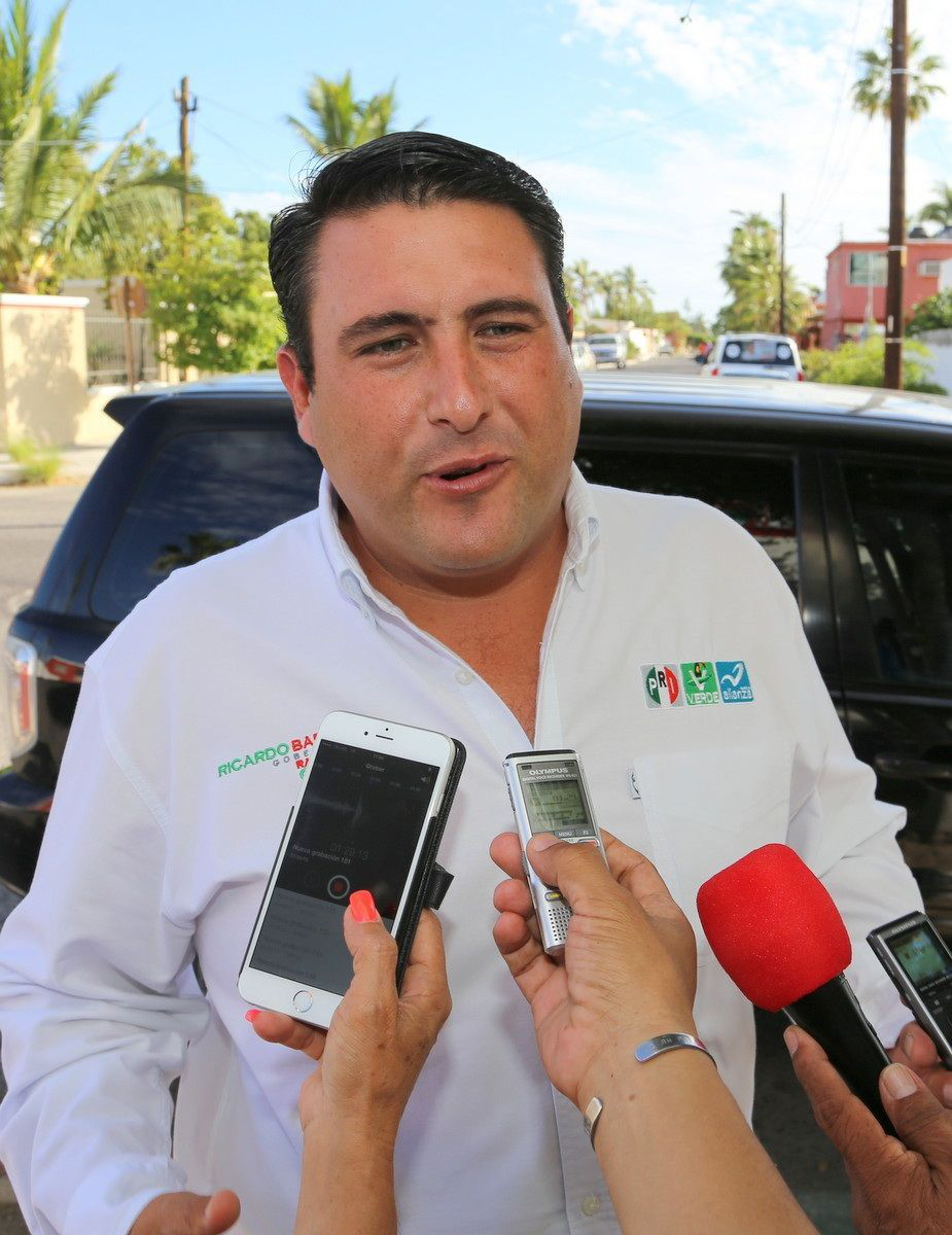 Fue un error de sintaxis, en mi campaña no hay dinero del narco, afirma Ricardo Barroso