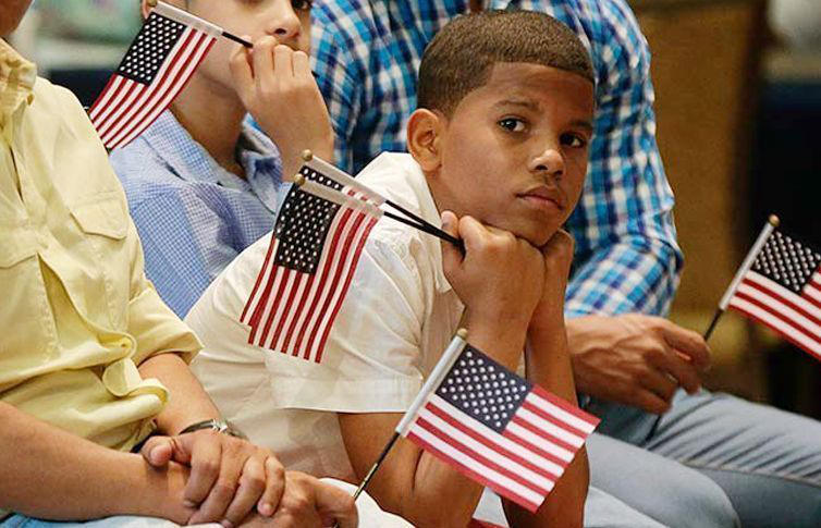 Medidas migratorias de Obama permanecen suspendidas