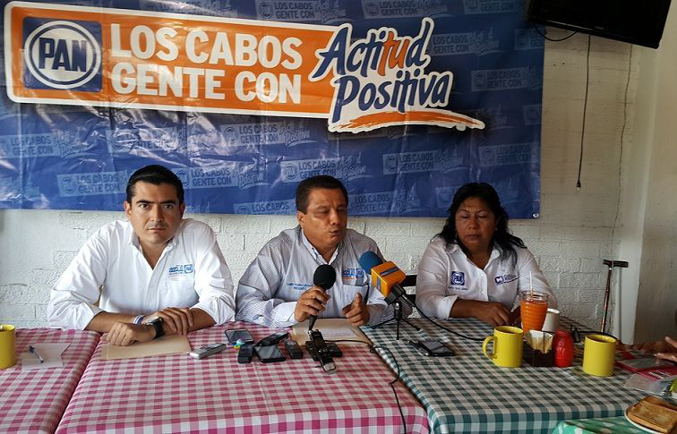 Panistas desmienten liberación del transporte