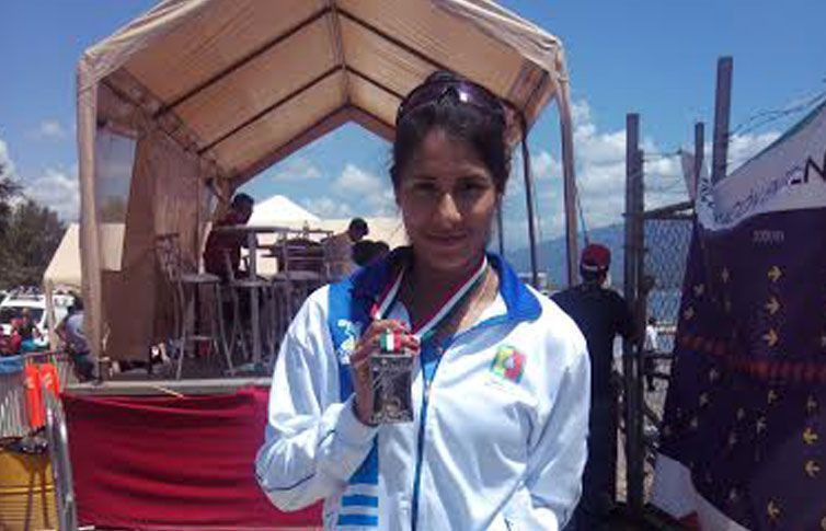 Gana canotaje plata para BCS