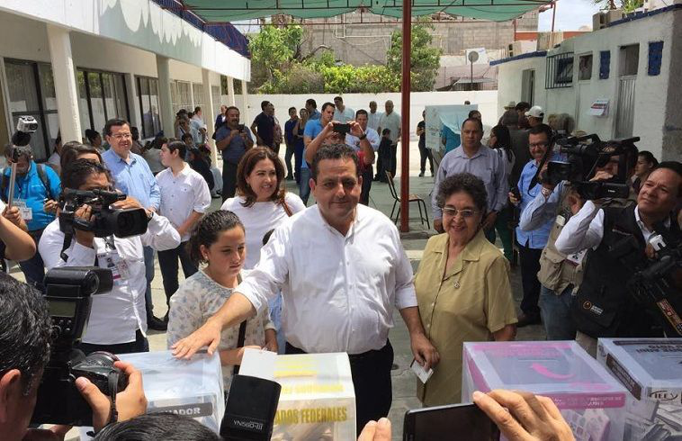 Seguro Carlos Mendoza del respaldo de los Sudcalifornianos