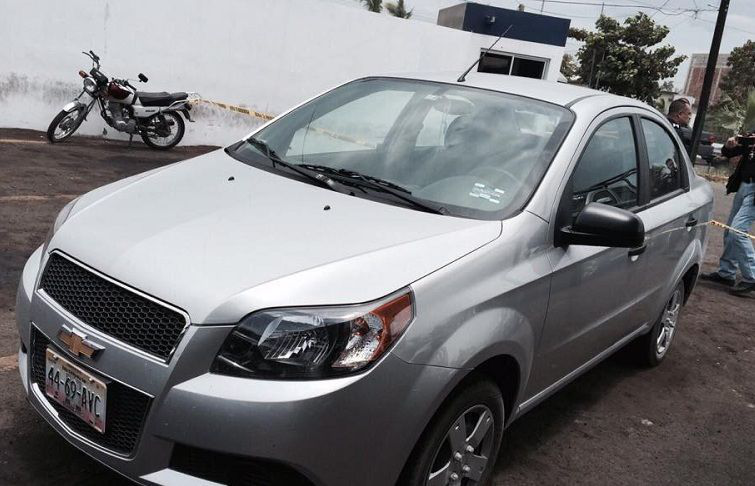 Detienen a individuo en posesión de boletas marcadas a favor de Carlos Mendoza