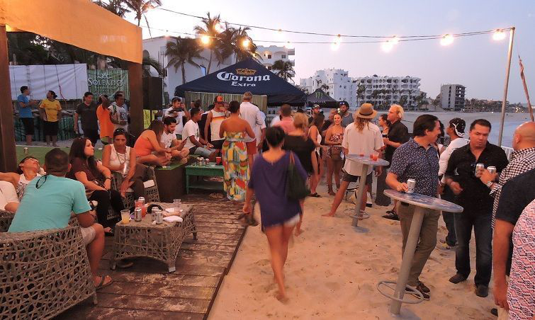 220 atletas de 18 países del mundo compitieron en Los Cabos Open of Surf 2015