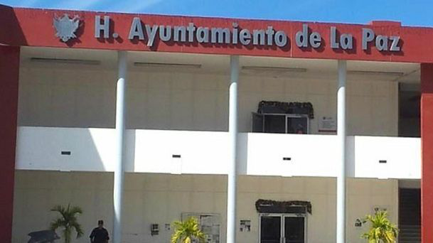 Que Armando Martínez no se meta, pide el alcalde Francisco Monroy