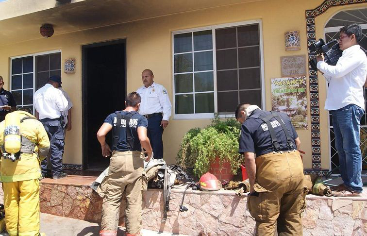 Crea indignación en la comunidad mal trato a bomberos de Cabo San Lucas